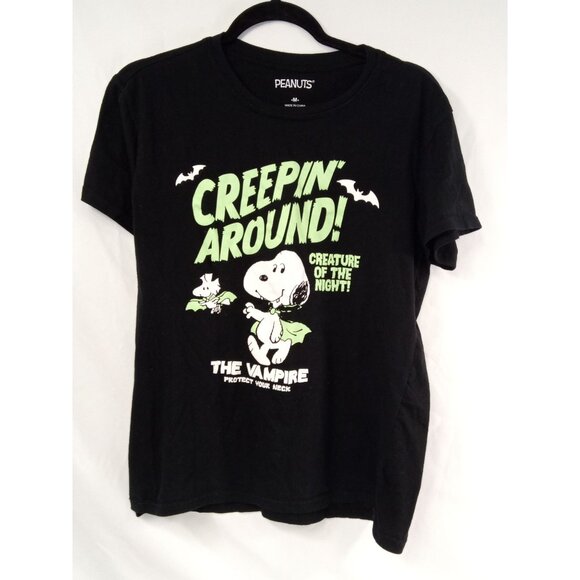Peanuts Women's Black Halloween Snoopy Vampire Short Sleeve Shirt Size Medium - Picture 1 of 5